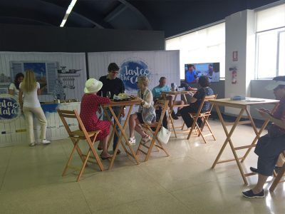 Los cruceristas disfrutan nuestras conservas en la 2ª Jornada de "Taste the Can".